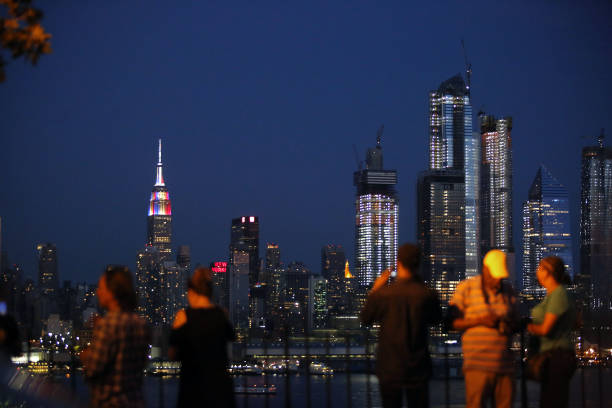 加引人注目 加引人注目