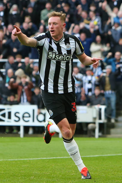 随着全球足 随着全球足