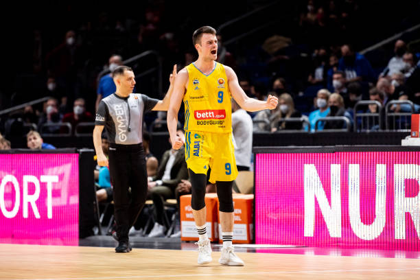 引擎中更容 引擎中更容